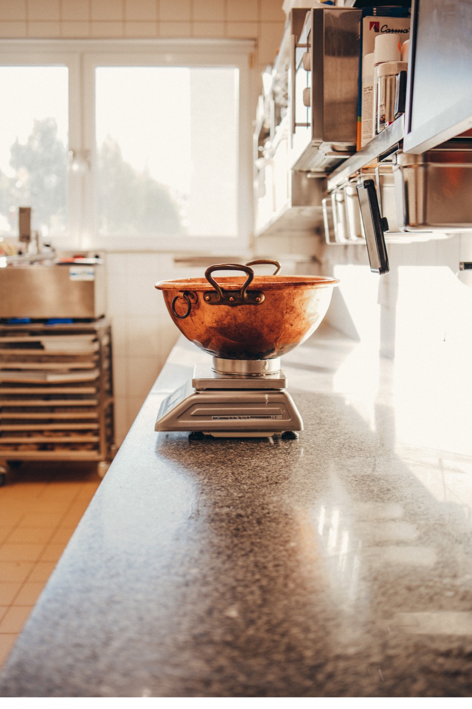 Kupferschüssel in der Backstube